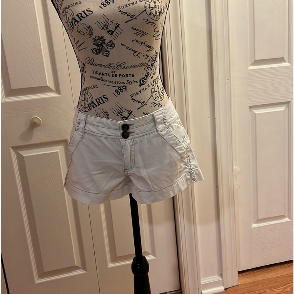 BKE white shorts w/grey seams - Picture 5 of 6